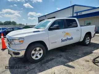 2020 Ram 1500 Big Horn z VIN 1C6RRFFG6LN263290, wystawiony jako Copart lot #69004735 z przebiegiem 83 316 mil mil oraz Szkoda całkowita • Salvage title. Historia ofert i sprzedaży dostępna na DreamBid. Obrazek 1.