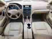 2008 Mercedes-Benz C 300 Sport z VIN WDDGF81X88F165011, wystawiony jako Copart lot #70551805 z przebiegiem 146 539 mil mil oraz Czysty tytuł • Clean title. Historia ofert i sprzedaży dostępna na DreamBid. Obrazek 8.