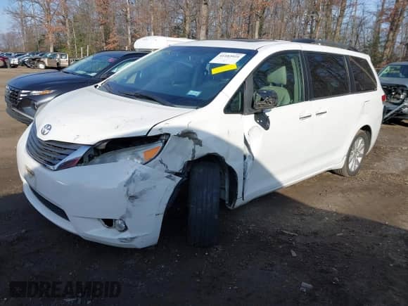 2014 Toyota Sienna Limited с VIN 5TDDK3DC9ES081022, выставлен на аукционе IAAI как лот 41183921 с пробегом Не указан миль и . История ставок и продаж доступна на DreamBid. Изображение 16.