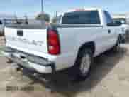 2005 Chevrolet Silverado 1500 z VIN 1GCEC14X55Z202569, wystawiony jako IAAI lot #41864801 z przebiegiem 182 567 mil mil oraz . Historia ofert i sprzedaży dostępna na DreamBid. Obrazek 4.