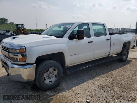2018 Chevrolet Silverado 3500HD Work Truck с VIN 1GC4KYCY7JF239474, выставлен на аукционе Copart как лот 59499165 с пробегом 263 258 миль миль и Чистый • Clean title. История ставок и продаж доступна на DreamBid. Изображение 1.