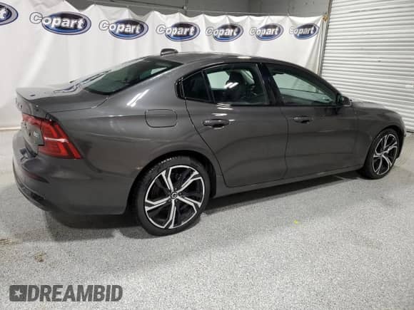 2025 Volvo S60 Core с VIN 7JRL12GJ0SG365858, выставлен на аукционе Copart как лот 43205655 с пробегом 9 201 миль миль и Чистый • Clean title. История ставок и продаж доступна на DreamBid. Изображение 3.