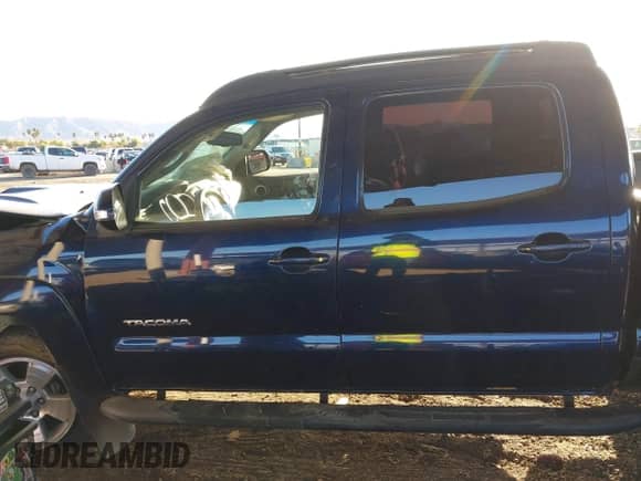 2013 Toyota Tacoma PreRunner with VIN 3TMKU4HN6DM038078, listed as a IAAI auction lot 41397637 with 109,017 mi miles and . Bid and sale history available at DreamBid. Image 14.