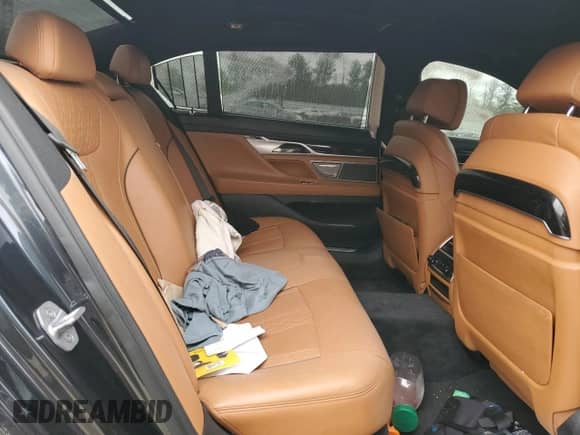 2017 BMW 7 Series ALPINA B7 xDrive z VIN WBA7F2C56HG421947, wystawiony jako Copart lot #53884615 z przebiegiem 105 387 mil mil oraz Szkoda całkowita • Salvage title. Historia ofert i sprzedaży dostępna na DreamBid. Obrazek 10.