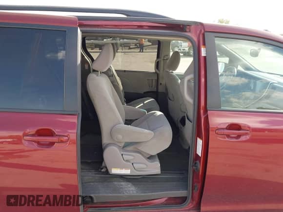 2017 Toyota Sienna LE with VIN 5TDKZ3DC7HS845991, listed as a IAAI auction lot 43340040 with 128,025 mi miles and . Bid and sale history available at DreamBid. Image 8.