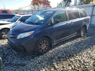 2018 Toyota Sienna XLE with VIN 5TDYZ3DC3JS955551, listed as a Copart auction lot 87284825 with 157,738 mi miles and Clean title. Bid and sale history available at DreamBid. Image 1.