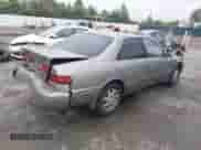 1997 Toyota Camry LE z VIN 4T1BF22K9VU027811, wystawiony jako IAAI lot #42314577 z przebiegiem 216 255 mil mil oraz . Historia ofert i sprzedaży dostępna na DreamBid. Obrazek 4.