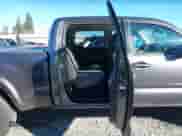 2021 Toyota Tacoma SR5 z VIN 3TMDZ5BN4MM106371, wystawiony jako IAAI lot #43451030 z przebiegiem 47 236 mil mil oraz . Historia ofert i sprzedaży dostępna na DreamBid. Obrazek 8.