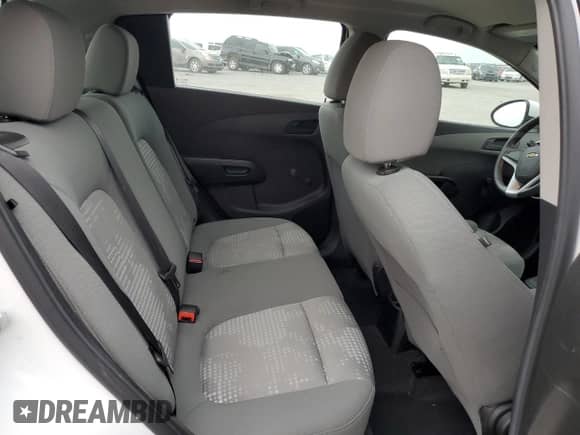 2018 Chevrolet Sonic LT z VIN 1G1JG6SH9J4125507, wystawiony jako Copart lot #55195905 z przebiegiem 142 414 mil mil oraz Szkoda całkowita • Salvage title. Historia ofert i sprzedaży dostępna na DreamBid. Obrazek 10.