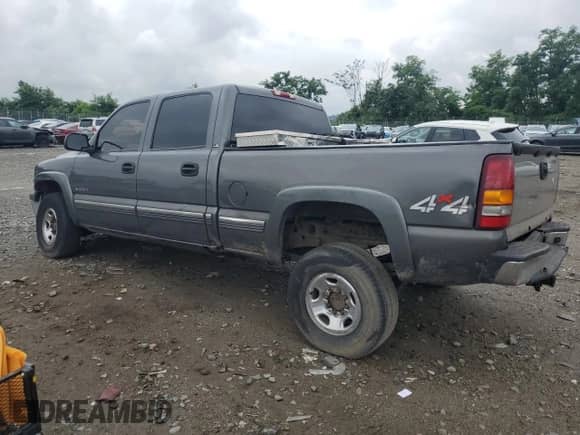 2002 Chevrolet Silverado 1500HD LS с VIN 1GCGK13U92F199658, выставлен на аукционе Copart как лот 64032805 с пробегом Не указан миль и Списание • Salvage title. История ставок и продаж доступна на DreamBid. Изображение 2.