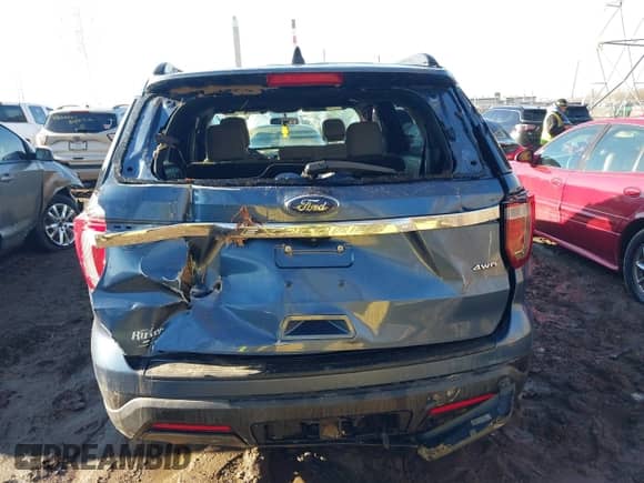 2018 Ford Explorer with VIN 1FM5K8B83JGB41229, listed as a IAAI auction lot 41635404 with 185,000 mi miles and . Bid and sale history available at DreamBid. Image 16.