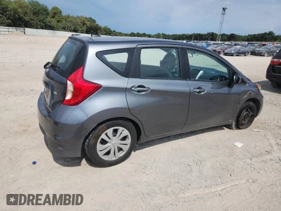 2017 Nissan Note SV z VIN 3N1CE2CP6HL353279, wystawiony jako Copart lot #81162265 z przebiegiem 143 347 mil mil oraz Szkoda całkowita • Salvage title. Historia ofert i sprzedaży dostępna na DreamBid. Obrazek 3.