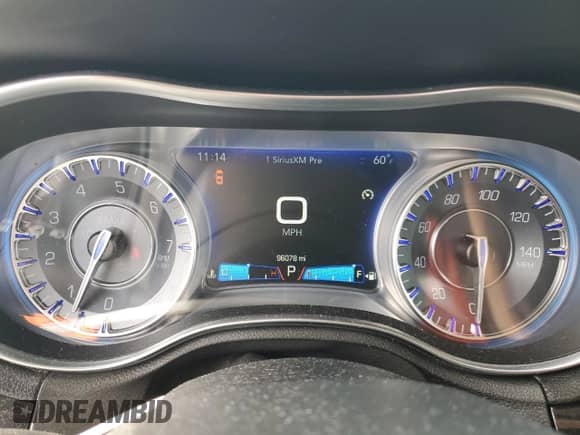 2016 Chrysler 300 Anniversary Edition с VIN 2C3CCAAG2GH135447, выставлен на аукционе Copart как лот 82763605 с пробегом 96 078 миль миль и Чистый • Clean title. История ставок и продаж доступна на DreamBid. Изображение 9.