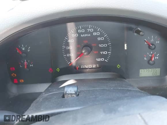 2004 Ford F-150 STX с VIN 1FTRF02W64KC06442, выставлен на аукционе IAAI как лот 41401133 с пробегом 177 939 миль миль и . История ставок и продаж доступна на DreamBid. Изображение 7.