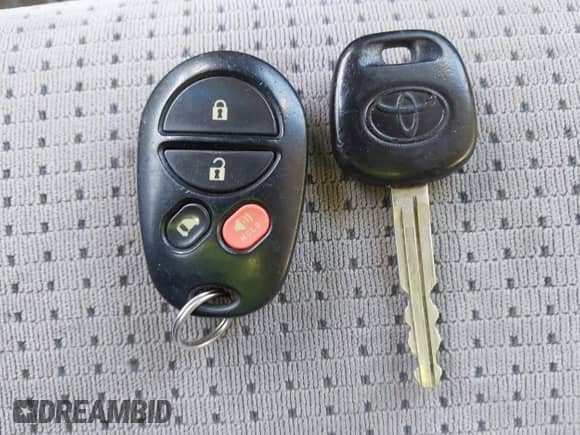 2008 Toyota Sienna LE with VIN 5TDBK23C48S013637, listed as a IAAI auction lot 43148389 with 207,661 mi miles and . Bid and sale history available at DreamBid. Image 11.