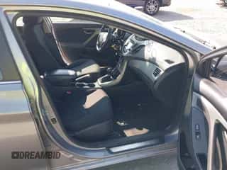 2015 Hyundai Elantra SE z VIN KMHDH4AE5FU293872, wystawiony jako IAAI lot #43277841 z przebiegiem 176 953 mil mil oraz . Historia ofert i sprzedaży dostępna na DreamBid. Obrazek 5.