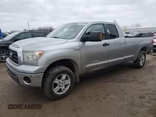 2007 Toyota Tundra SR5 z VIN 5TFCV54117X003571, wystawiony jako Copart lot #49746625 z przebiegiem 131 230 mil mil oraz Czysty tytuł • Clean title. Historia ofert i sprzedaży dostępna na DreamBid. Obrazek 1.