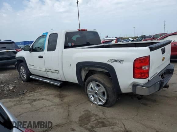 2013 Chevrolet Silverado 1500 LT z VIN 1GCRKSE78DZ144190, wystawiony jako Copart lot #71608205 z przebiegiem 179 103 mil mil oraz Szkoda całkowita • Salvage title. Historia ofert i sprzedaży dostępna na DreamBid. Obrazek 2.