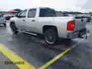 2013 Chevrolet Silverado 1500 LS z VIN 3GCPCREA3DG285970, wystawiony jako IAAI lot #43182821 z przebiegiem 289 384 mil mil oraz . Historia ofert i sprzedaży dostępna na DreamBid. Obrazek 3.