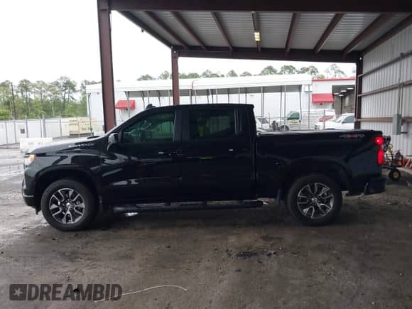 2025 Chevrolet Silverado 1500 RST with VIN 2GCUKEED8S1147730, listed as a IAAI auction lot 42241111 with 9,108 mi miles and . Bid and sale history available at DreamBid. Image 14.