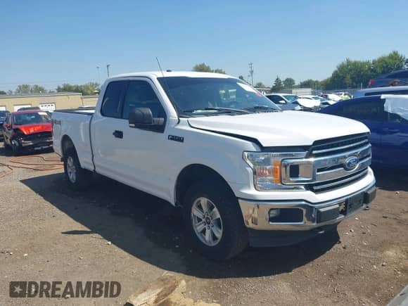 2018 Ford F-150 XL z VIN 1FTFX1E51JKE82628, wystawiony jako IAAI lot #43201475 z przebiegiem 79 461 mil mil oraz . Historia ofert i sprzedaży dostępna na DreamBid. Obrazek 1.