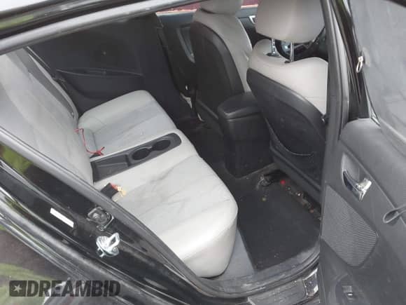 2014 Hyundai Veloster with VIN KMHTC6AD6EU182596, listed as a IAAI auction lot 41498382 with 99,376 mi miles and . Bid and sale history available at DreamBid. Image 8.