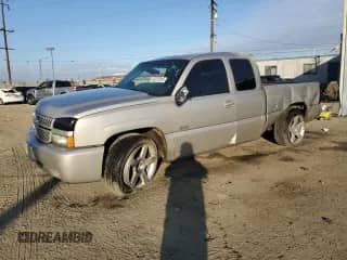 2006 Chevrolet Silverado SS с VIN 2GCEC19N161261264, выставлен на аукционе Copart как лот 43270705 с пробегом 216 078 миль миль и Списание • Salvage title. История ставок и продаж доступна на DreamBid. Изображение 1.