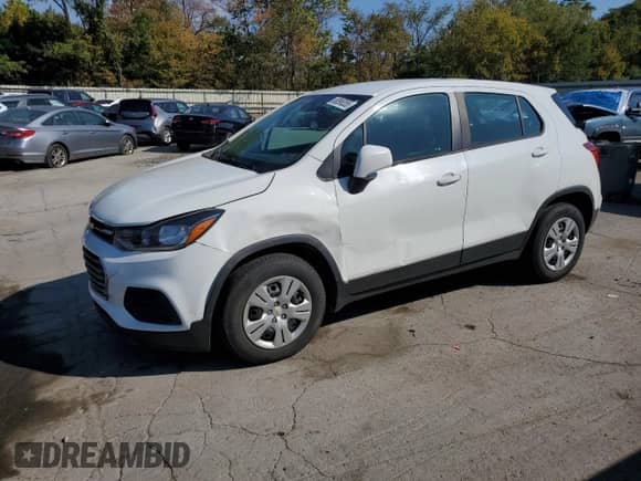 2017 Chevrolet Trax LS z VIN KL7CJKSB7HB225503, wystawiony jako Copart lot #80098355 z przebiegiem 128 305 mil mil oraz Szkoda całkowita • Salvage title. Historia ofert i sprzedaży dostępna na DreamBid. Obrazek 1.