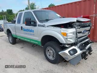 2016 Ford F-250 XLT z VIN 1FT7X2B65GEC95889, wystawiony jako IAAI lot #42585517 z przebiegiem 121 949 mil mil oraz . Historia ofert i sprzedaży dostępna na DreamBid. Obrazek 1.