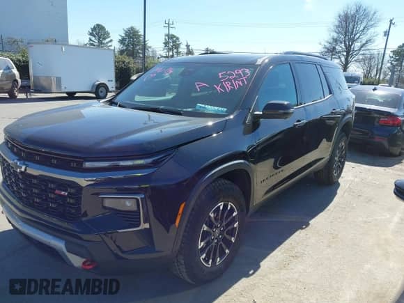 2024 Chevrolet Traverse AWD Z71 z VIN 1GNEVJKS4RJ215293, wystawiony jako IAAI lot #41683214 z przebiegiem 12 404 mil mil oraz . Historia ofert i sprzedaży dostępna na DreamBid. Obrazek 18.
