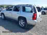 2011 Chevrolet Tahoe LT z VIN 1GNSKBE05BR275098, wystawiony jako IAAI lot #42483255 z przebiegiem 232 317 mil mil oraz . Historia ofert i sprzedaży dostępna na DreamBid. Obrazek 3.