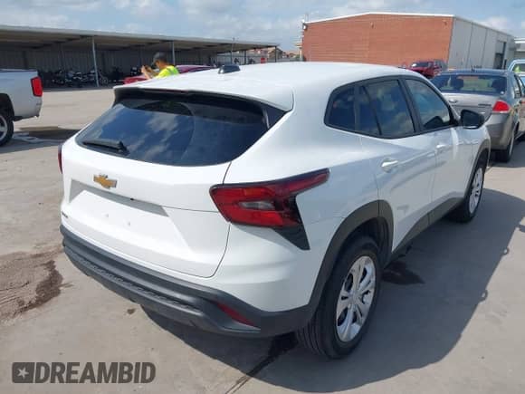 2024 Chevrolet Trax LS с VIN KL77LFE26RC028932, выставлен на аукционе IAAI как лот 42316282 с пробегом 18 970 миль миль и . История ставок и продаж доступна на DreamBid. Изображение 4.
