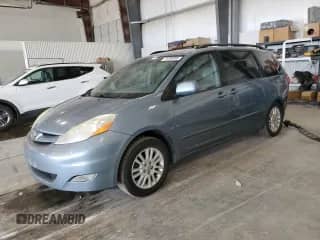 2010 Toyota Sienna XLE с VIN 5TDYK4CC3AS322737, выставлен на аукционе Copart как лот 71288485 с пробегом 307 807 миль миль и Списание • Salvage title. История ставок и продаж доступна на DreamBid. Изображение 1.