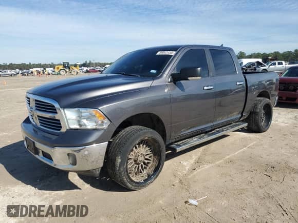 2016 Ram 1500 Big Horn z VIN 1C6RR6LM5GS175056, wystawiony jako Copart lot #89002435 z przebiegiem 110 983 mil mil oraz Szkoda całkowita • Salvage title. Historia ofert i sprzedaży dostępna na DreamBid. Obrazek 1.