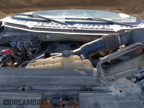 2020 Ford F-150 XL z VIN 1FTFX1E45LKE45625, wystawiony jako IAAI lot #41453348 z przebiegiem 191 990 mil mil oraz . Historia ofert i sprzedaży dostępna na DreamBid. Obrazek 10.