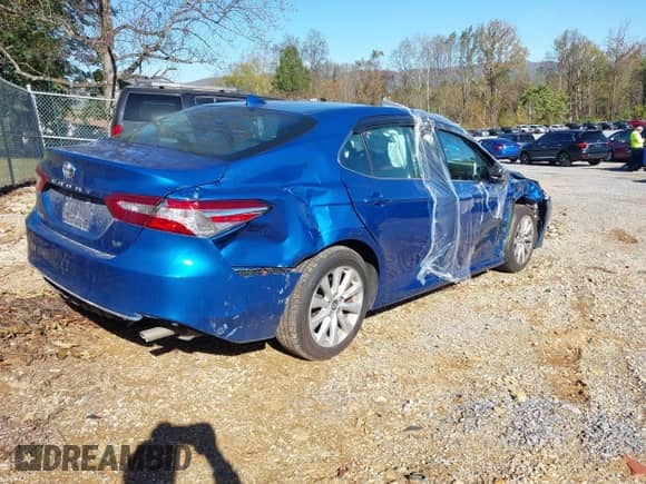 2019 Toyota Camry SE z VIN 4T1B11HK3KU227689, wystawiony jako IAAI lot #43454707 z przebiegiem 48 165 mil mil oraz . Historia ofert i sprzedaży dostępna na DreamBid. Obrazek 4.
