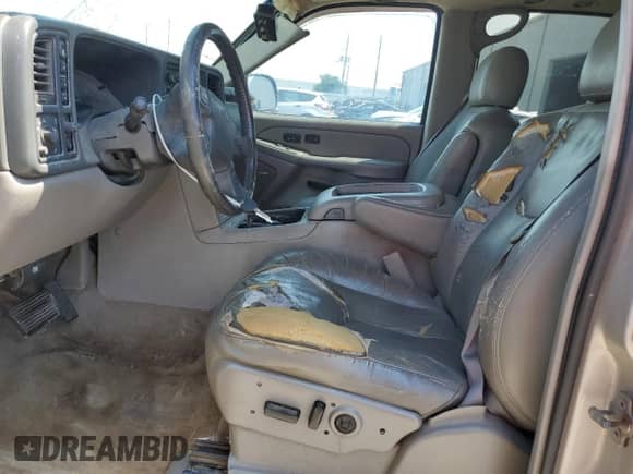 2005 Chevrolet Suburban LS with VIN 3GNFK16Z65G258498, listed as a Copart auction lot 81326585 with 239,986 mi miles and Salvage title. Bid and sale history available at DreamBid. Image 7.