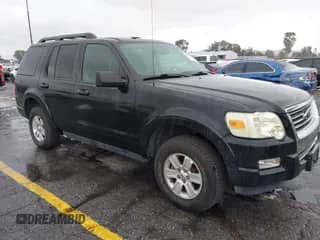 2009 Ford Explorer XLT z VIN 1FMEU63E79UA26097, wystawiony jako IAAI lot #43421992 z przebiegiem 207 461 mil mil oraz . Historia ofert i sprzedaży dostępna na DreamBid. Obrazek 1.