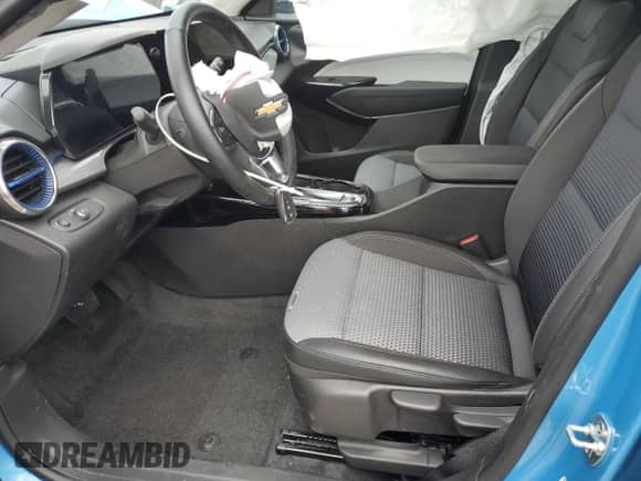 2025 Chevrolet Trax LT with VIN KL77LHEP2SC147199, listed as a Copart auction lot 81791405 with 12,347 mi miles and Salvage title. Bid and sale history available at DreamBid. Image 7.