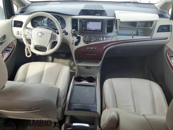 2013 Toyota Sienna XLE с VIN 5TDDK3DC5DS070856, выставлен на аукционе Copart как лот 80493635 с пробегом 140 471 миль миль и Списание • Salvage title. История ставок и продаж доступна на DreamBid. Изображение 8.