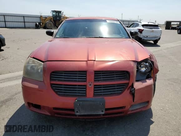 2005 Dodge Magnum SE with VIN 2D4FV48T25H618346, listed as a Copart auction lot 70592735 with 232,192 mi miles and Salvage title. Bid and sale history available at DreamBid. Image 5.