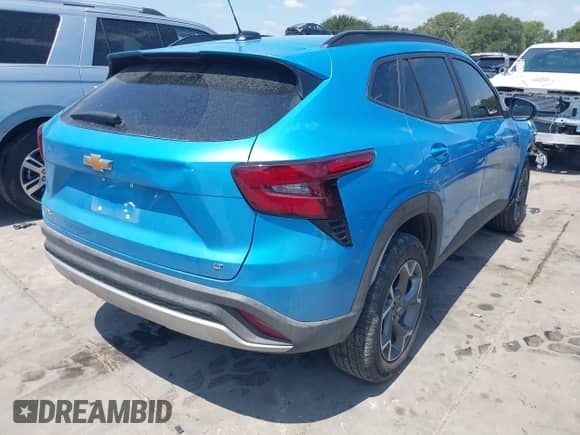 2025 Chevrolet Trax LT с VIN KL77LHEP5SC143888, выставлен на аукционе IAAI как лот 43040154 с пробегом 13 563 миль миль и . История ставок и продаж доступна на DreamBid. Изображение 4.
