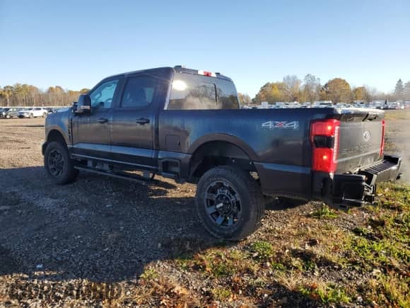 2025 Ford F-250 XL с VIN 1FT8W2BN5SED68685, выставлен на аукционе Copart как лот 90276555 с пробегом 4 598 миль миль и Списание • Salvage title. История ставок и продаж доступна на DreamBid. Изображение 2.