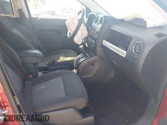 2017 Jeep Compass Sport с VIN 1C4NJCBA7HD119548, выставлен на аукционе IAAI как лот 42586037 с пробегом 93 529 миль миль и . История ставок и продаж доступна на DreamBid. Изображение 5.
