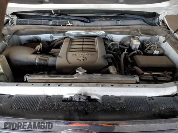 2016 Toyota Tundra SR5 z VIN 5TFUW5F19GX520177, wystawiony jako Copart lot #84470525 z przebiegiem 131 081 mil mil oraz Szkoda całkowita • Salvage title. Historia ofert i sprzedaży dostępna na DreamBid. Obrazek 11.