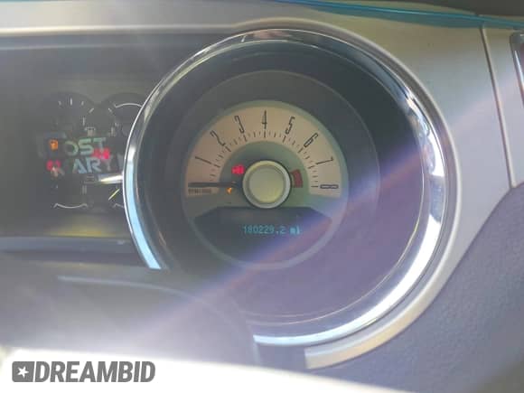 2012 Ford Mustang V6 с VIN 1ZVBP8EM6C5255710, выставлен на аукционе IAAI как лот 43094136 с пробегом 180 229 миль миль и . История ставок и продаж доступна на DreamBid. Изображение 7.