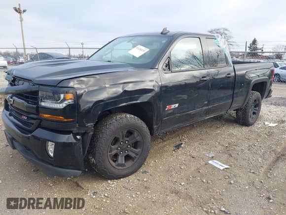 2019 Chevrolet Silverado 1500 LT z VIN 2GCVKPEC8K1230355, wystawiony jako IAAI lot #41124133 z przebiegiem 135 034 mil mil oraz . Historia ofert i sprzedaży dostępna na DreamBid. Obrazek 17.