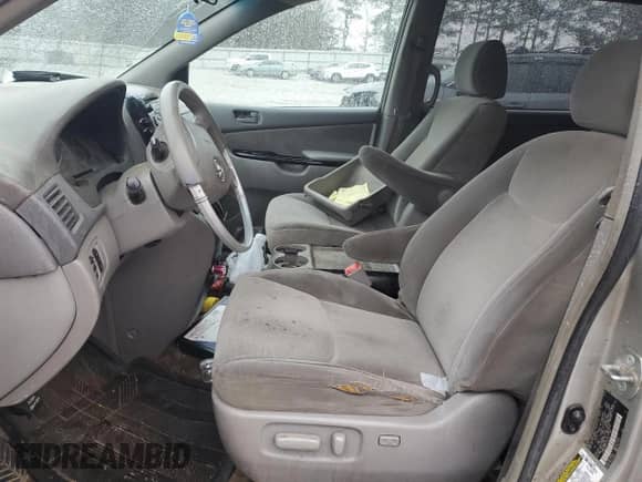 2005 Toyota Sienna LE with VIN 5TDBA23C95S052268, listed as a Copart auction lot 44777085 with Not provided miles and Salvage title. Bid and sale history available at DreamBid. Image 7.