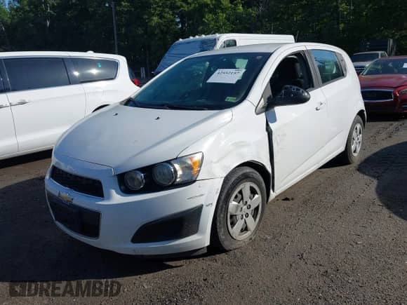2015 Chevrolet Sonic LS с VIN 1G1JA6SG8F4131976, выставлен на аукционе IAAI как лот 42552157 с пробегом 99 575 миль миль и . История ставок и продаж доступна на DreamBid. Изображение 2.