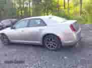 2018 Chrysler 300 S z VIN 2C3CCAGG4JH267981, wystawiony jako IAAI lot #42816400 z przebiegiem 116 329 mil mil oraz . Historia ofert i sprzedaży dostępna na DreamBid. Obrazek 14.